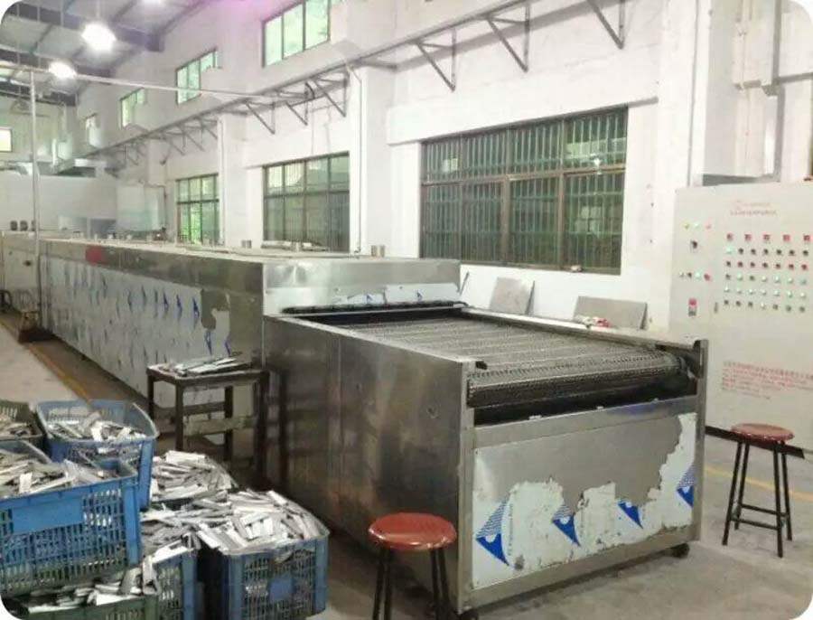 全自動通過式超聲波清洗機(jī)